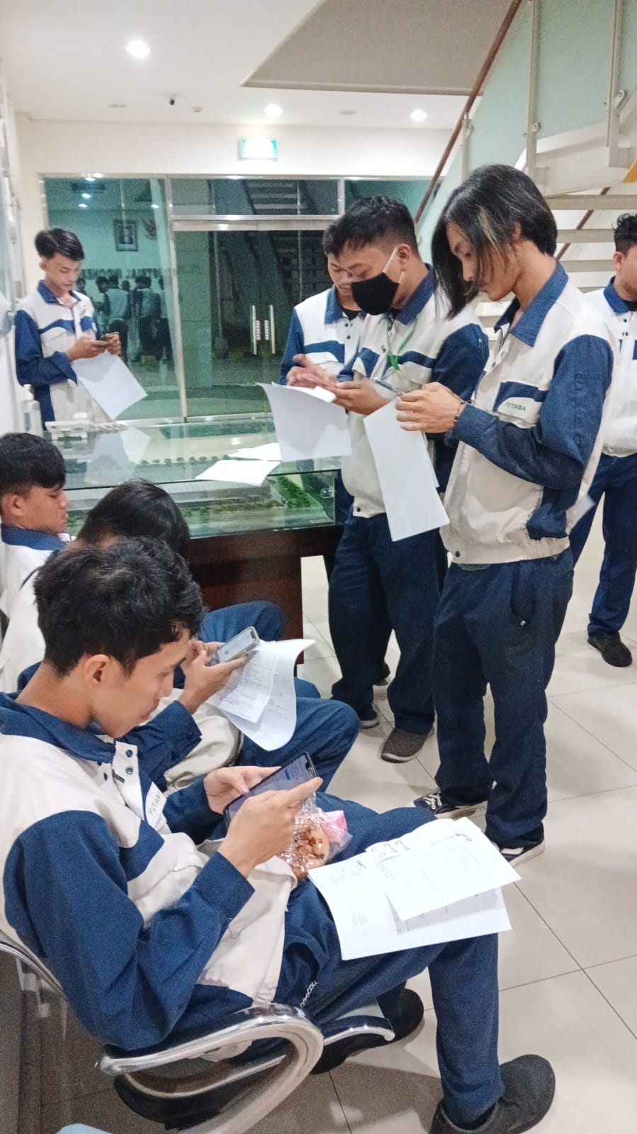 (Event) Mengerjakan kuesioner Sehat Mental dengan "Mobile gadget"
